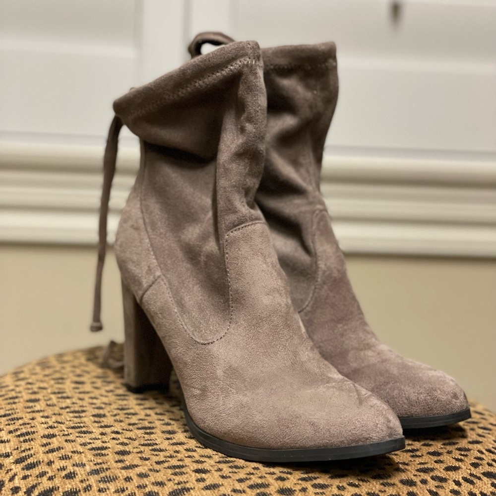 Catherine Malandrino suede heel booties. Size 7